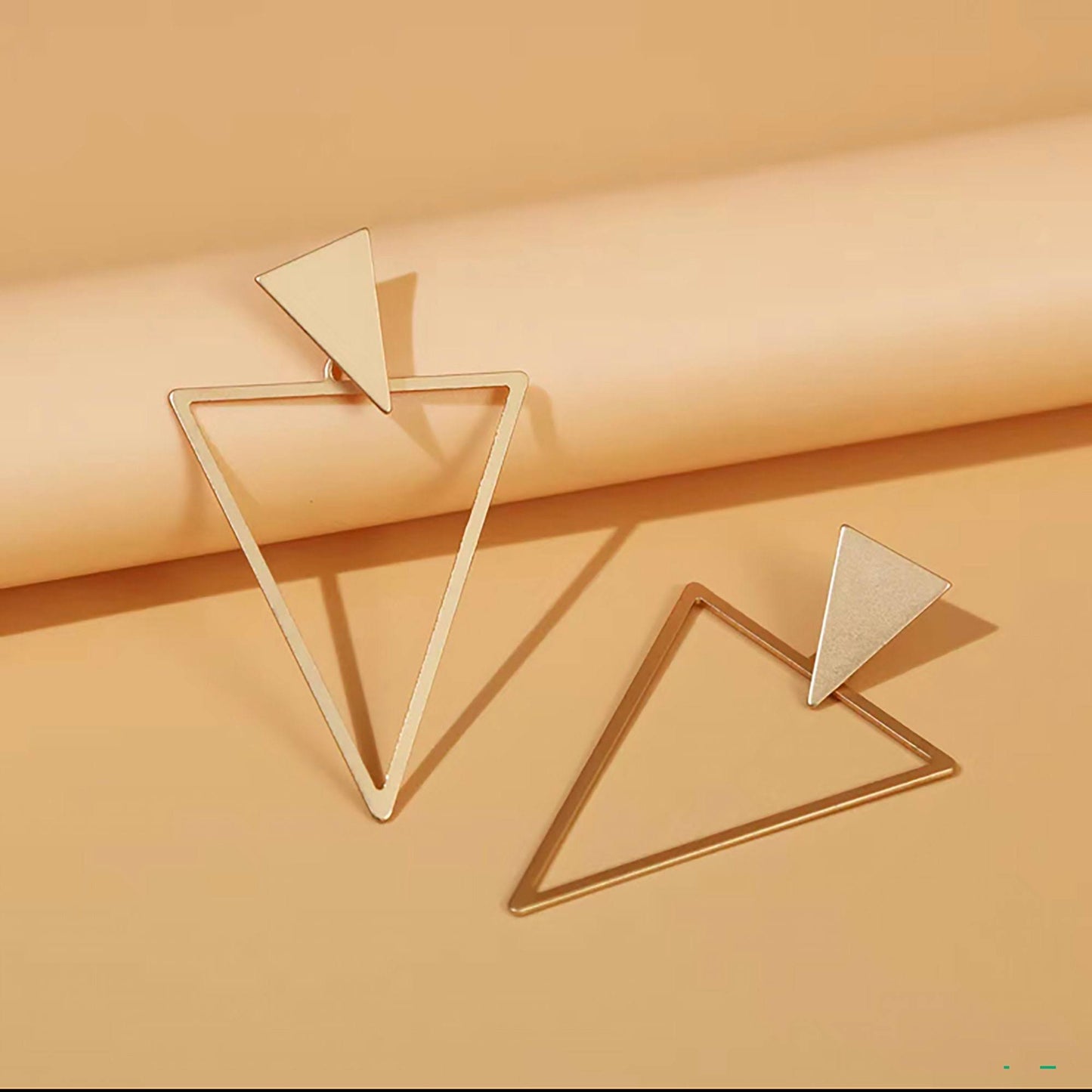 long Triangle stud